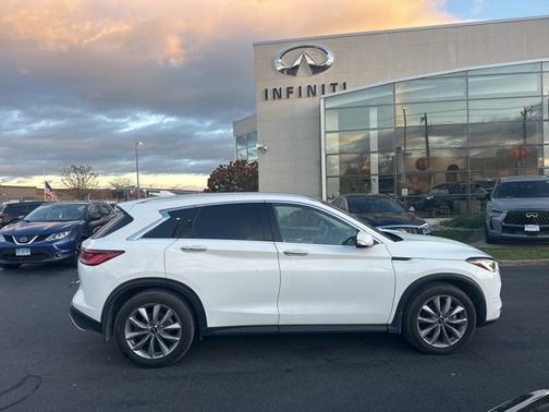 2022 INFINITI QX50 LUXE