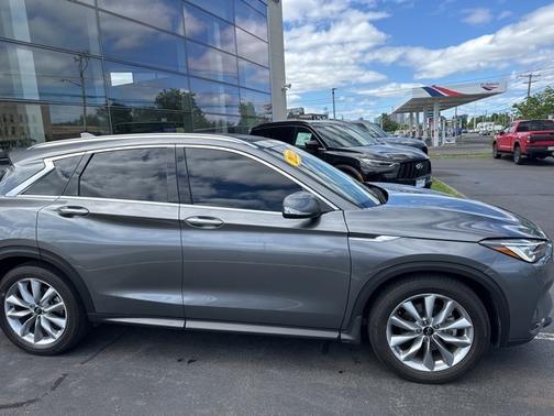 2022 INFINITI QX50 LUXE