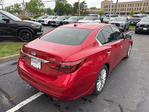 2022 INFINITI Q50 LUXE