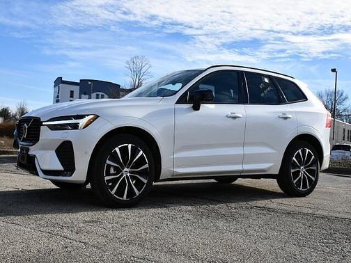 2025 Volvo XC60 Plus