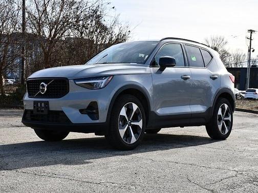 2025 Volvo XC40 Plus