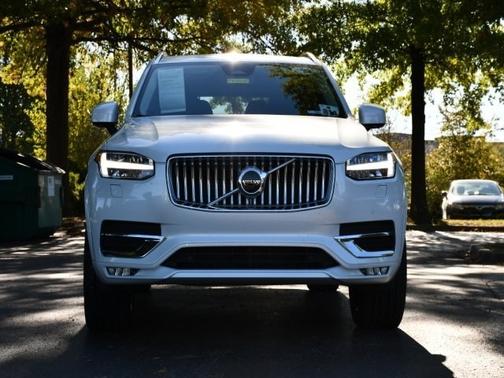 2023 Volvo XC90 B6 AWD Plus 6-Seater
