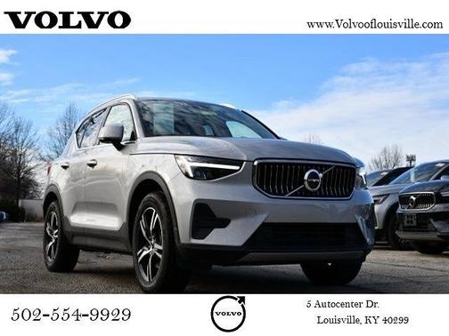 2025 Volvo XC40 Core