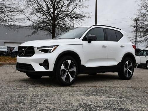 2025 Volvo XC40 Plus