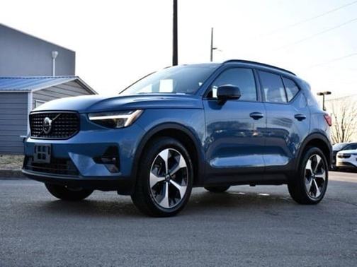 2025 Volvo XC40 Plus