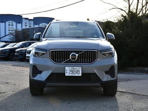 2025 Volvo XC40 Core