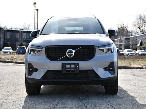 2025 Volvo XC40 Plus