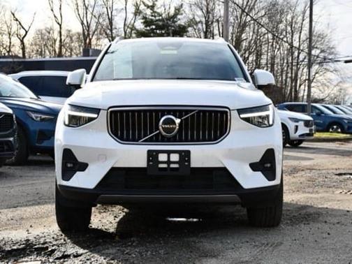 2025 Volvo XC40 Plus