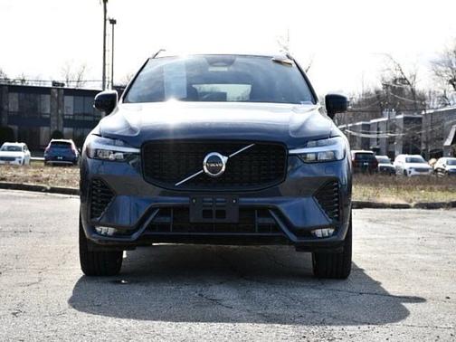 2025 Volvo XC60 Plus