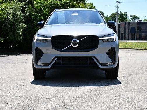 Vapour Grey 2024 Volvo XC60 Plus
