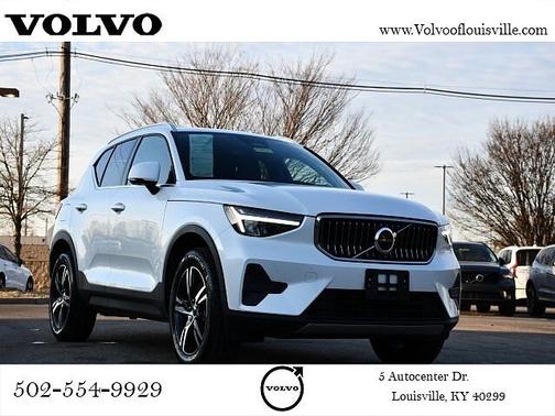 2025 Volvo XC40 Core