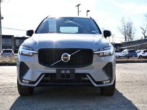 2025 Volvo XC60 Plus
