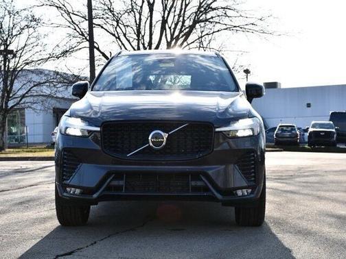 2025 Volvo XC60 Plus