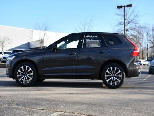 2025 Volvo XC60 Plus