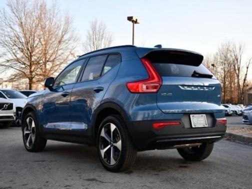 2025 Volvo XC40 Plus