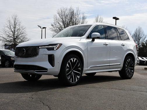 2025 Volvo XC90 Plus