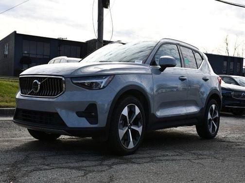 2025 Volvo XC40 Plus