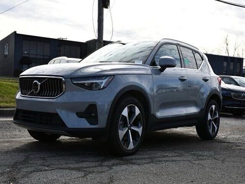 2025 Volvo XC40 Plus