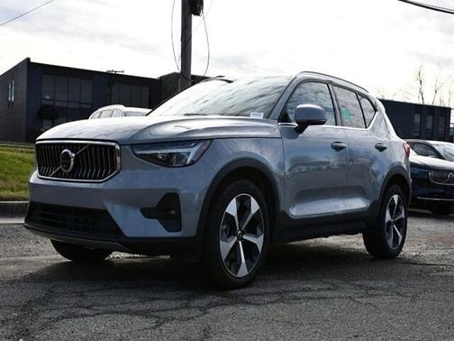 2025 Volvo XC40 Plus