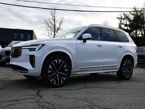 2025 Volvo XC90 Plus