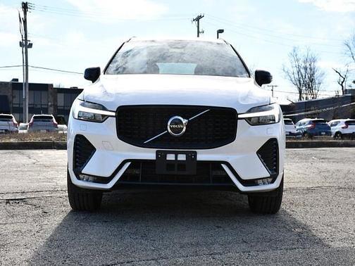 2025 Volvo XC60 Plus