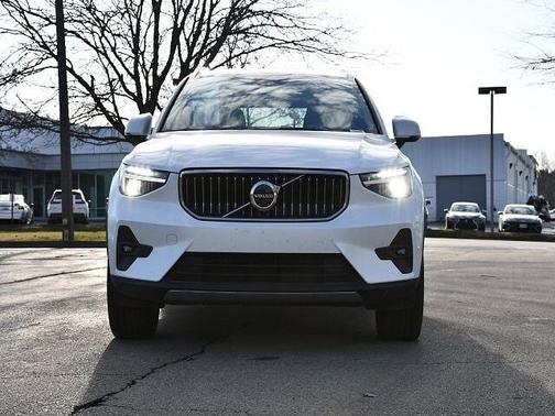 2025 Volvo XC40 Plus