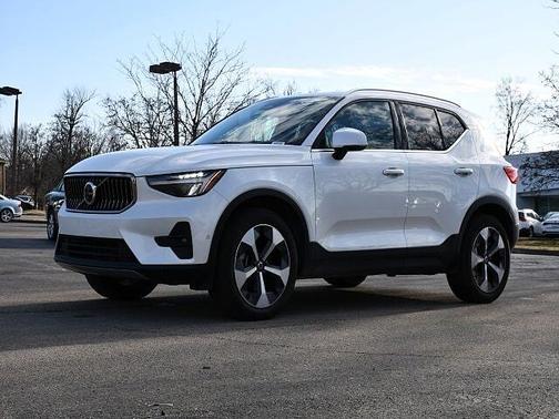 2025 Volvo XC40 Plus