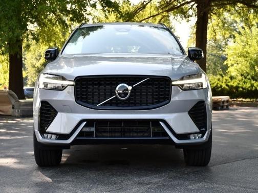 2025 Volvo XC60 B5 Plus