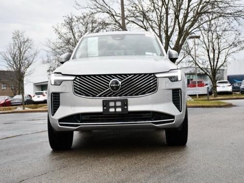 Silver Dawn 2025 Volvo XC90 Plus