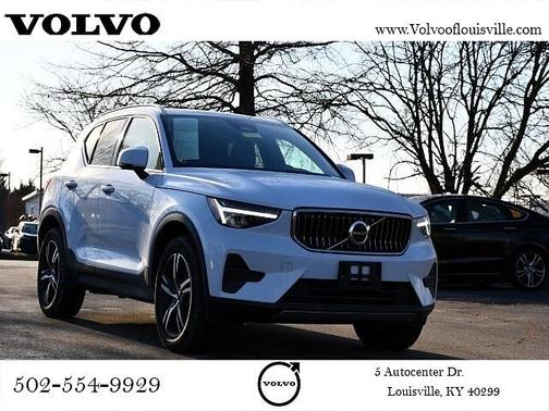 2025 Volvo XC40 Core