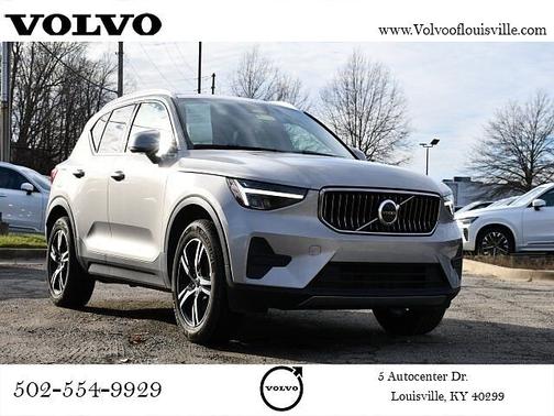 2025 Volvo XC40 Core