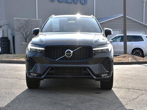 2025 Volvo XC60 Plus