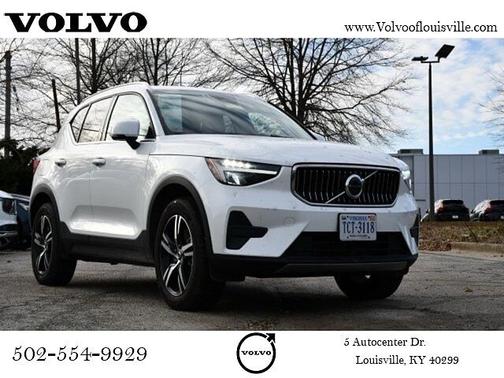 2025 Volvo XC40 Core