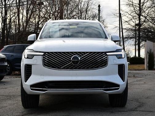 2025 Volvo XC90 Plus