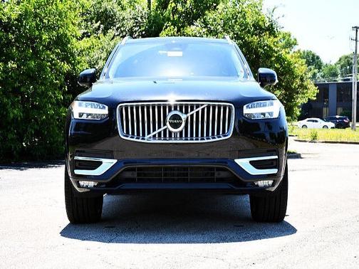 Onyx Black 2023 Volvo XC90 Plus