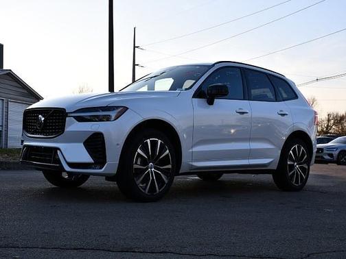 2025 Volvo XC60 Plus