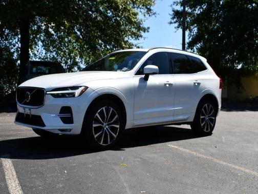 2022 Volvo XC60 B5 AWD Momentum