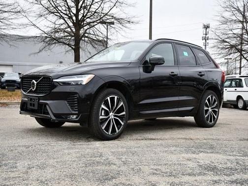 2025 Volvo XC60 Plus