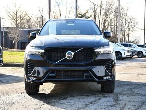 2025 Volvo XC60 Plus