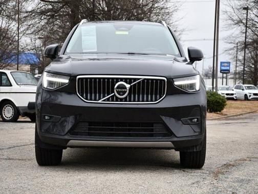 2025 Volvo XC40 Plus