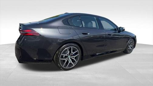2025 BMW i5 M60