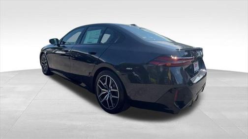 2025 BMW i5 M60