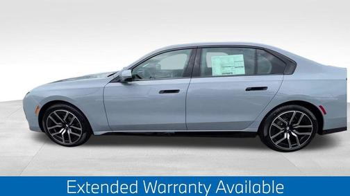 2025 BMW 740 i