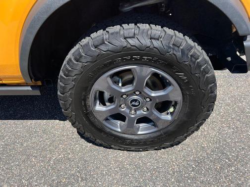 Orange Metallic 2022 Ford Bronco Black Diamond
