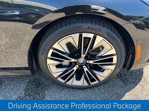 Black Sapphire Metallic 2026 BMW i5 xDrive40