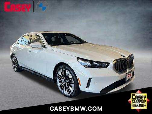 Alpine White 2027 BMW 530 xDrive