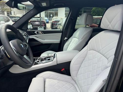 Carbon Black Metallic 2026 BMW X5 xDrive40i