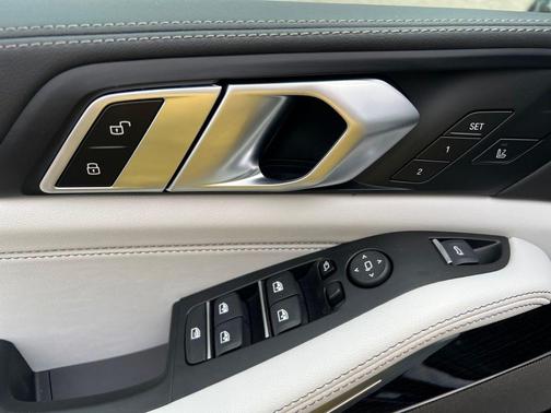 Carbon Black Metallic 2026 BMW X5 xDrive40i