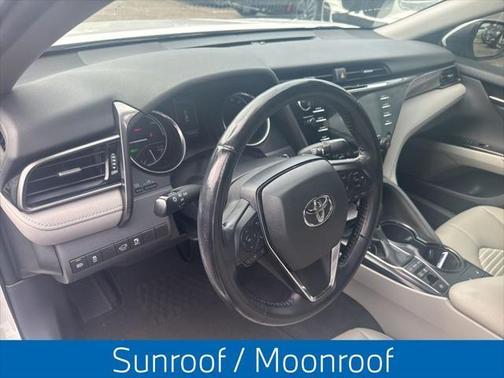 2019 Toyota Camry Hybrid SE