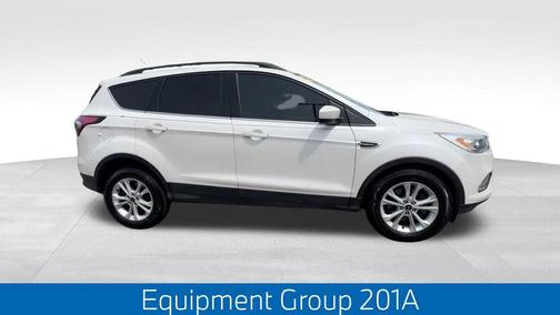 White Platinum Metallic Tri-Coat 2017 Ford Escape SE